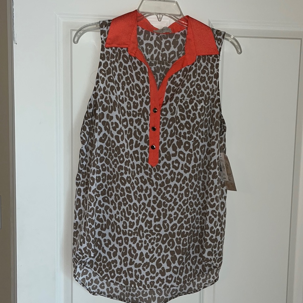 Ladies sleeveless animal print top